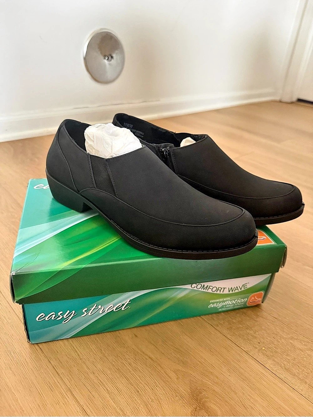 Easy Street Comfort Wave Women's Black Ankle Boots US 11 W NWT